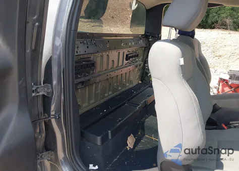 2020 Toyota Tacoma Sr z USA, uszkodzony, nr VIN 5TFSX5EN8LX072467